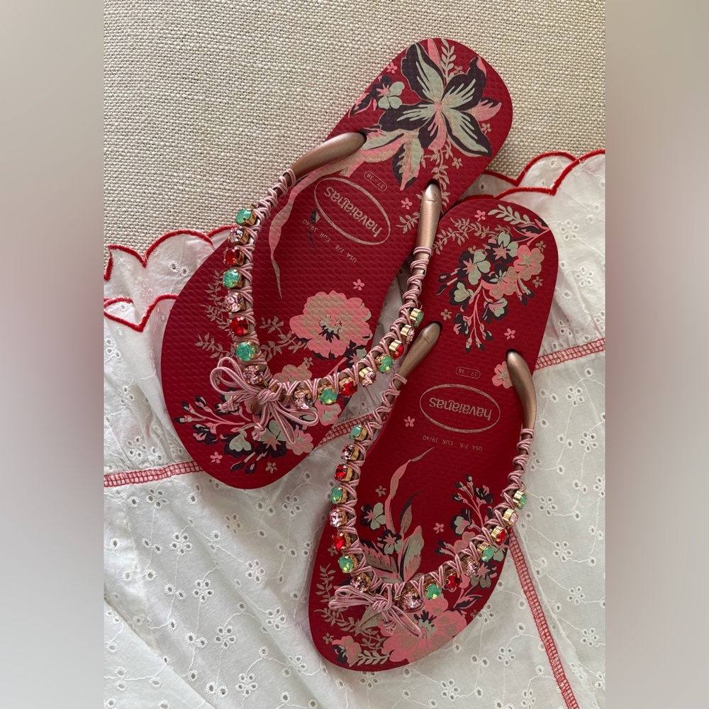 Havaianas Swarvoski Crystal Flip Flops NWT Sparkly Red Pink Green Luxury 7/8